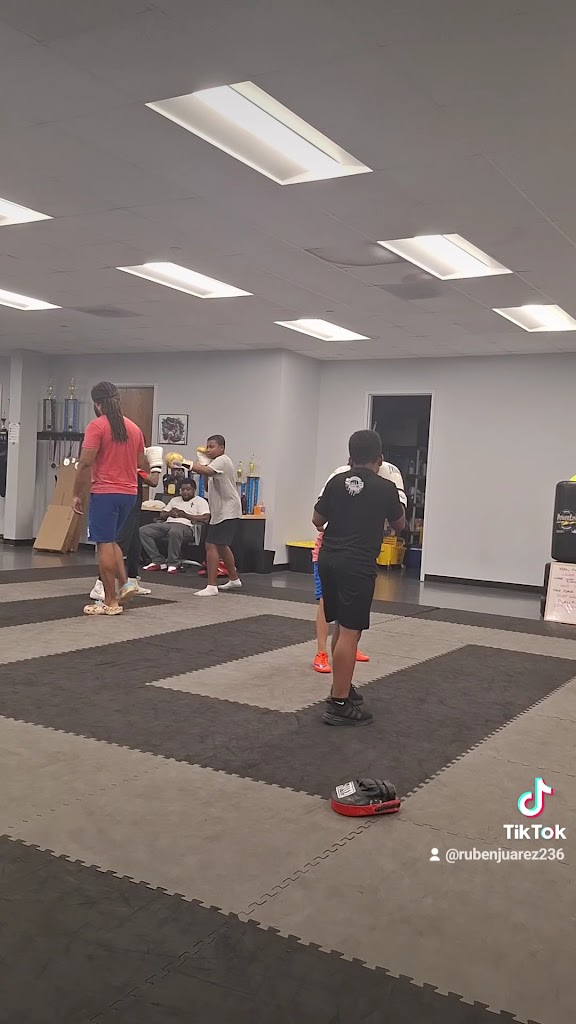  Level Up Boxing & Fitness