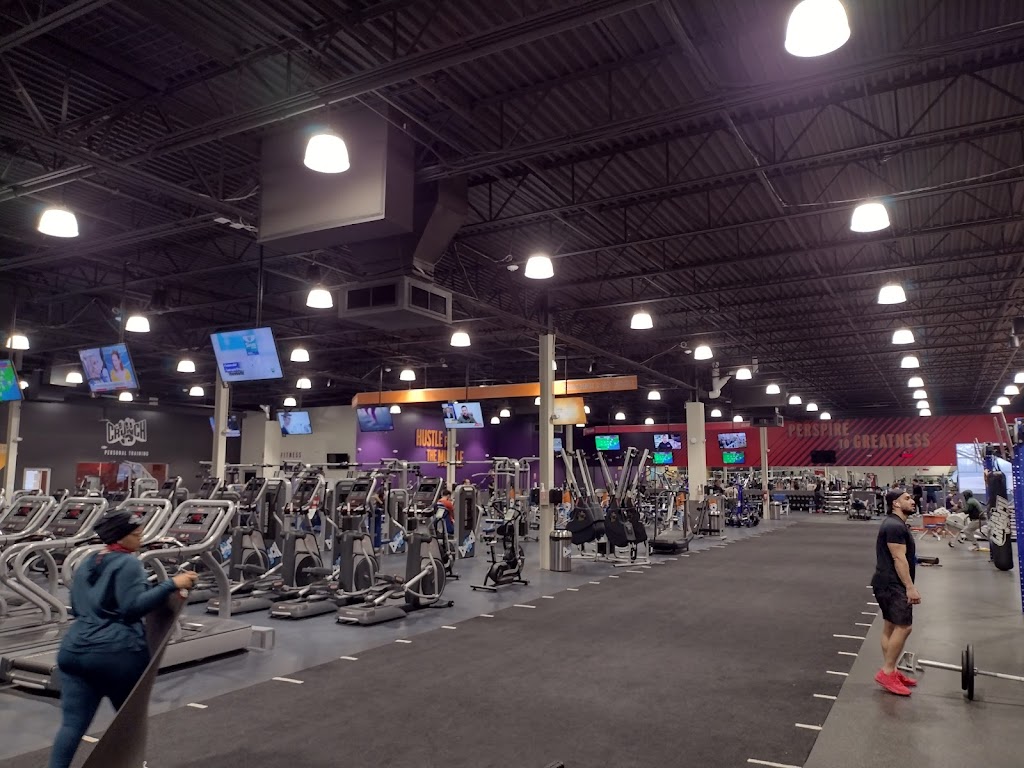  Crunch Fitness - Dearborn