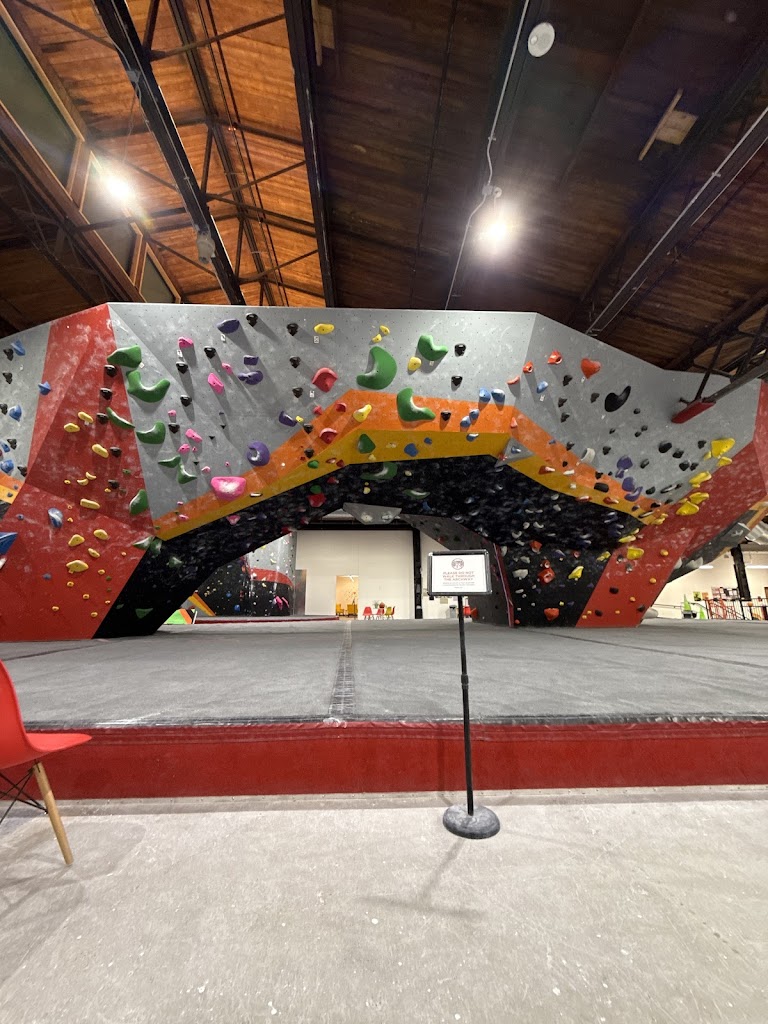  FA Climbing Station Square