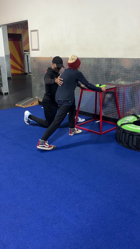  Crunch Fitness - Oceanside