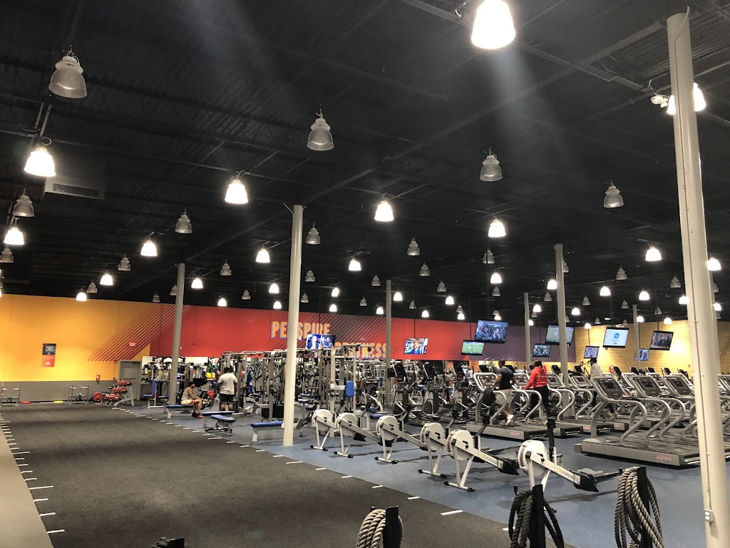  Crunch Fitness - Ridgeland