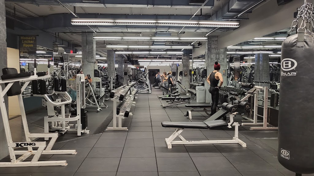  Gold's Gym - Cap Hill