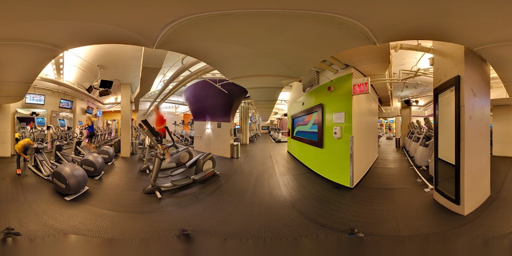  Crunch Fitness - 59th Street