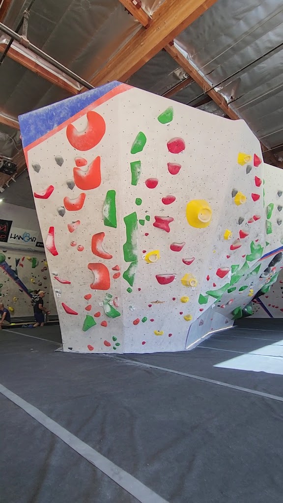  Hangar 18 Indoor Climbing Gym - Long Beach