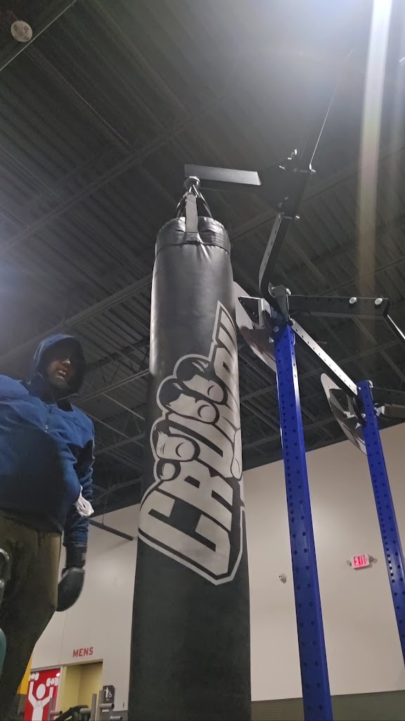  Crunch Fitness - Warren