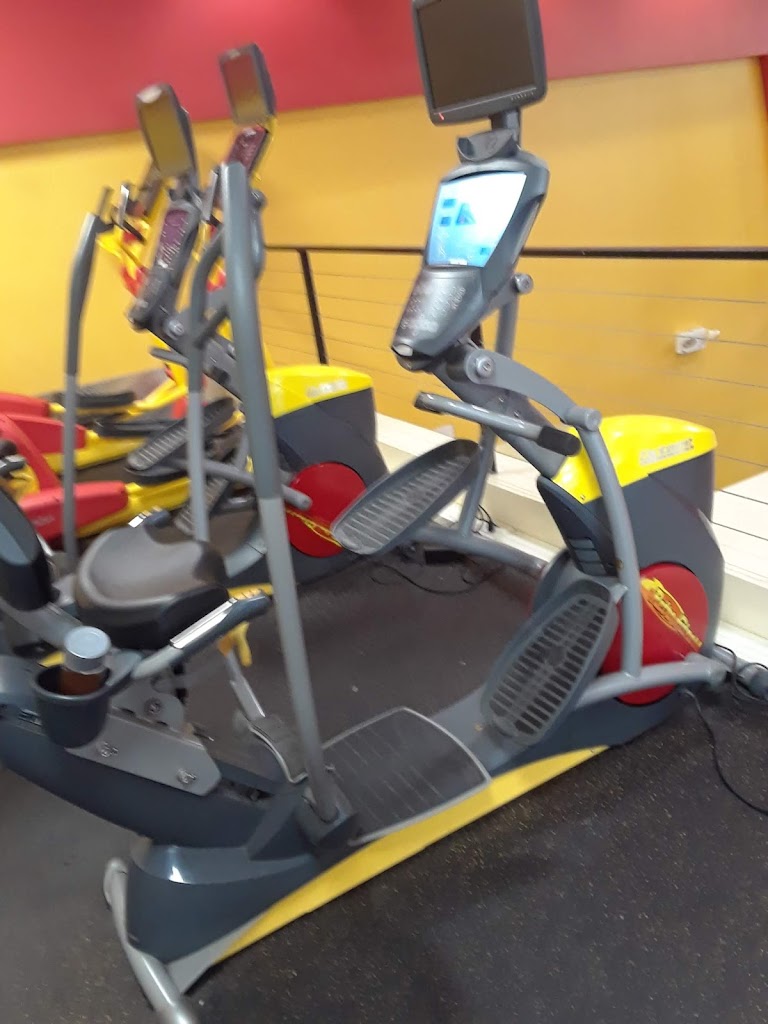  Retro Fitness