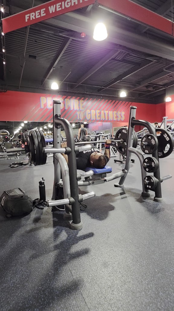  Crunch Fitness - Lynn