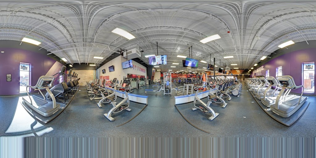  Crunch Fitness - Perimeter