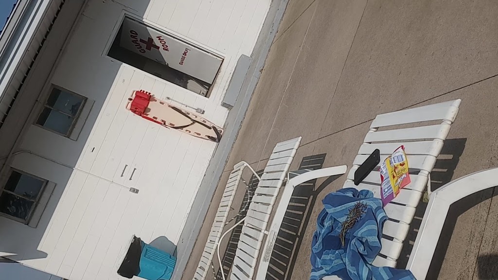  Clinton Swim & Tennis Club