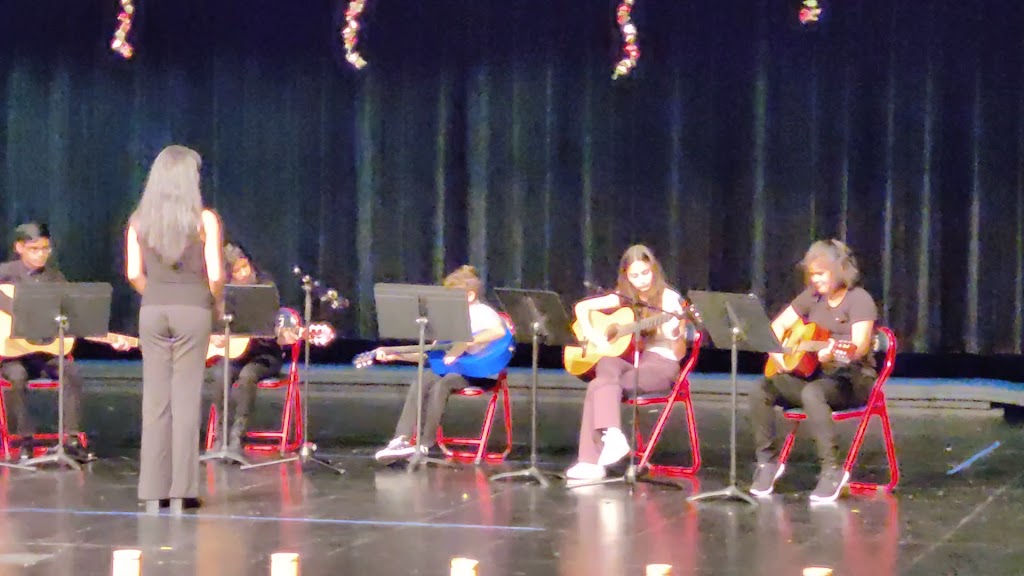  DHR Health Sports & Wellness Center