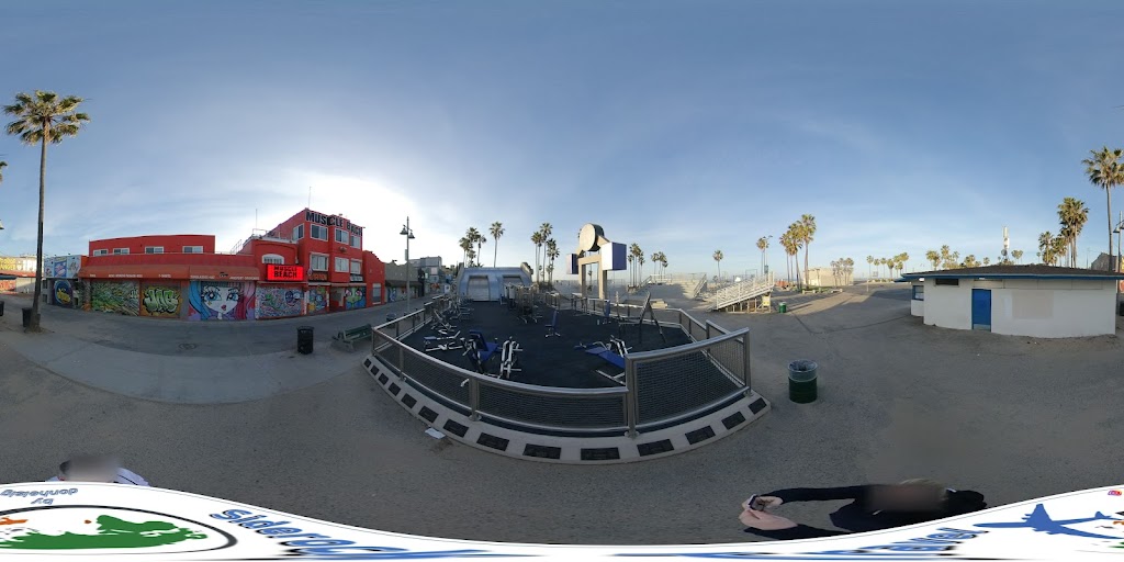  Muscle Beach Venice Outdoor Gym