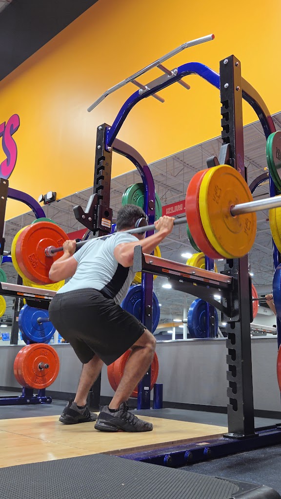  Crunch Fitness - Bandera