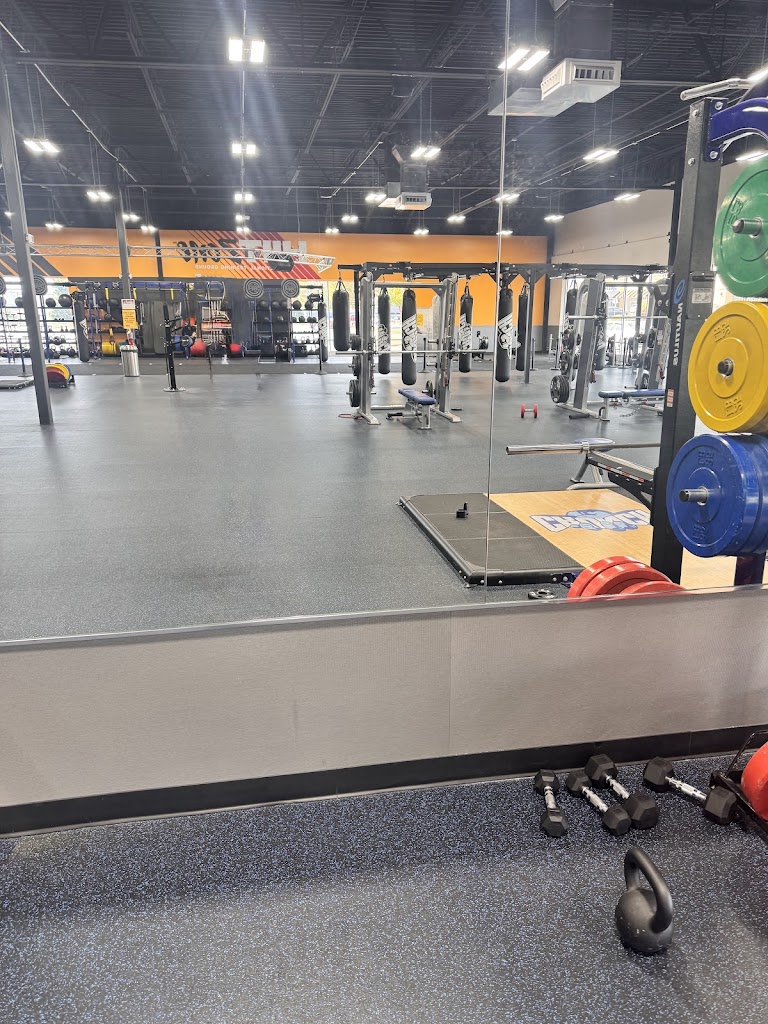  Crunch Fitness - Cherrydale