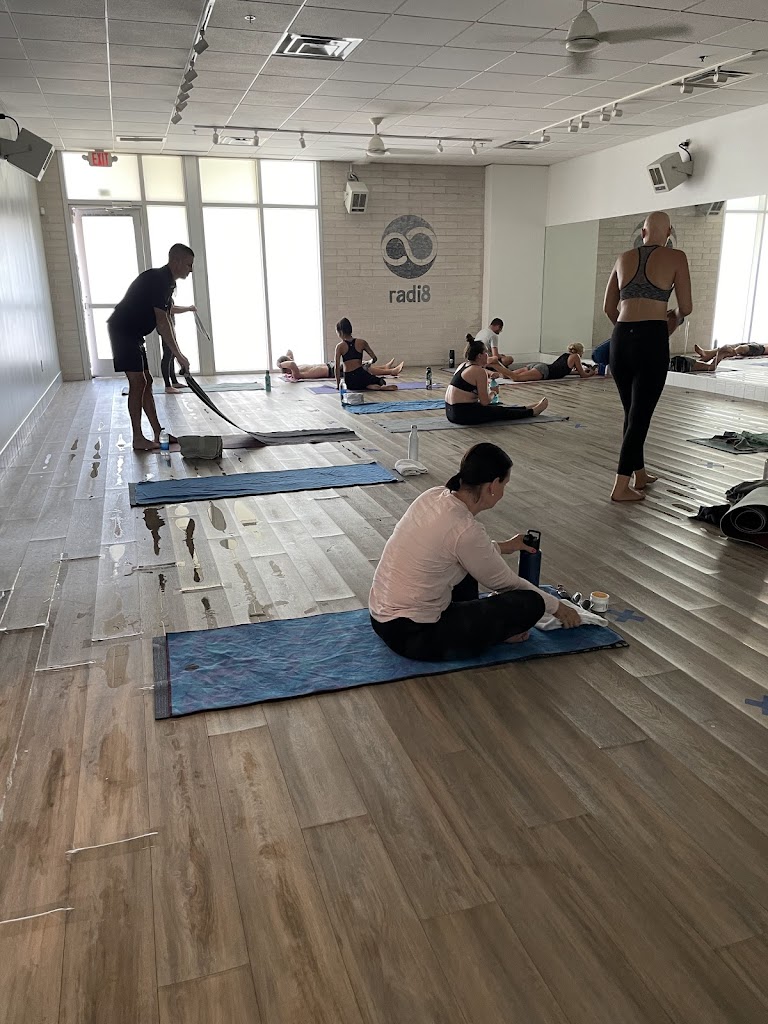  radi8 HOT YOGA