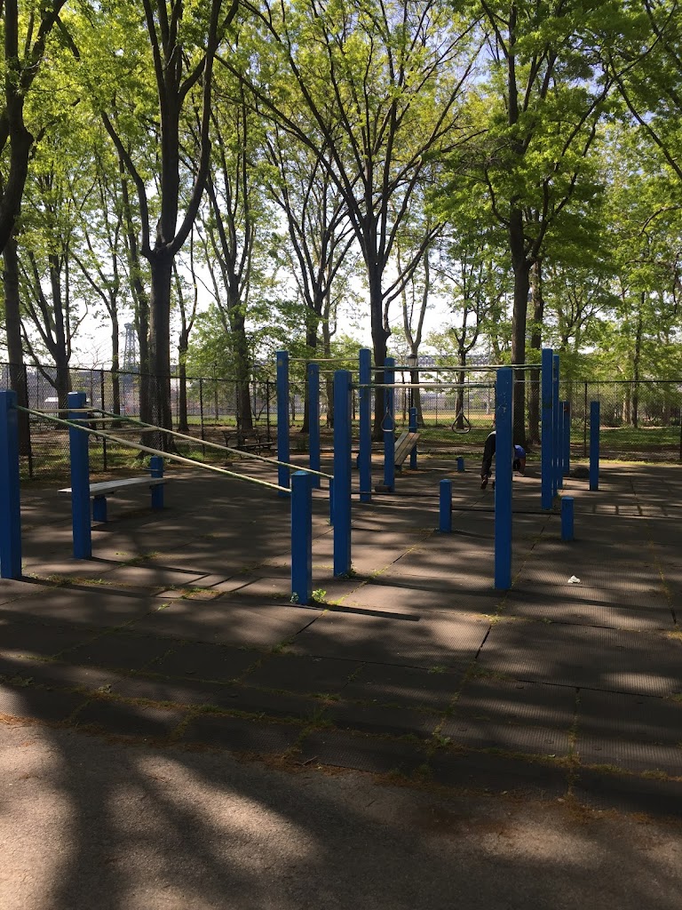  East River Outdoor Gym