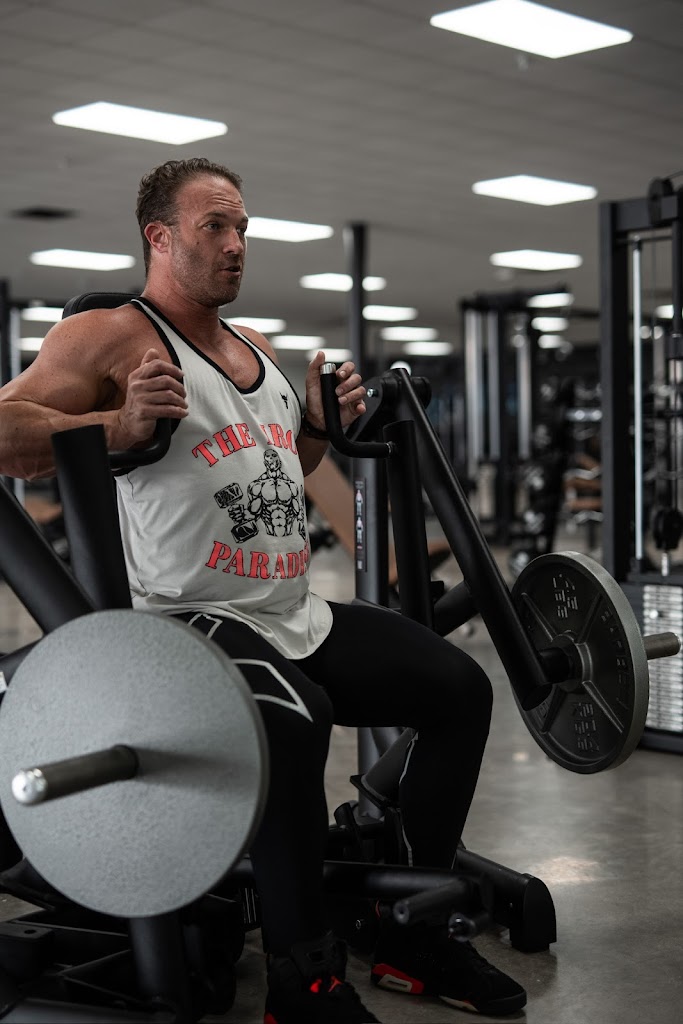  IRON Muscle & Fitness