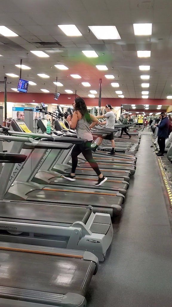  Gold's Gym Nacogdoches