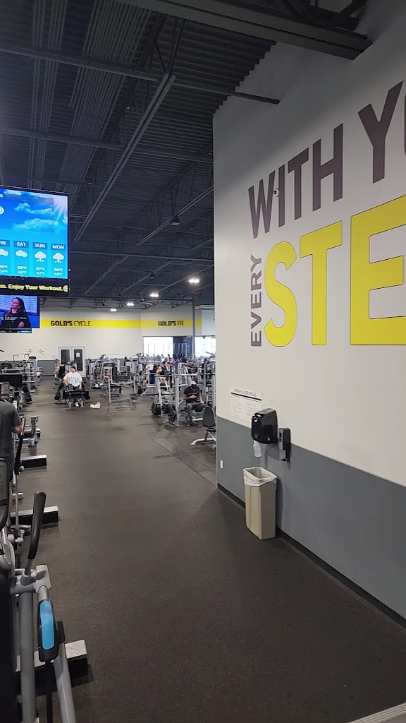  Gold's Gym Slaughter & South Congress