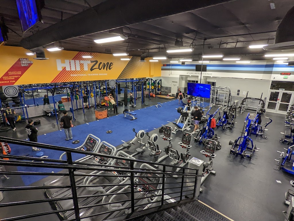  Crunch Fitness - Van Nuys