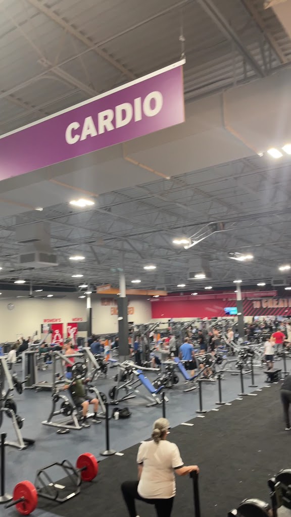  Crunch Fitness - Outer Loop