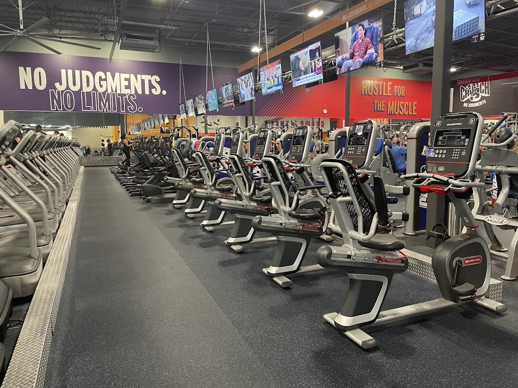  Crunch Fitness - Greenacres