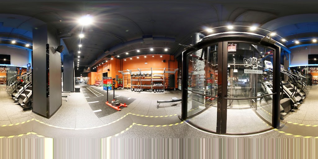  Crunch Fitness - 81st Street