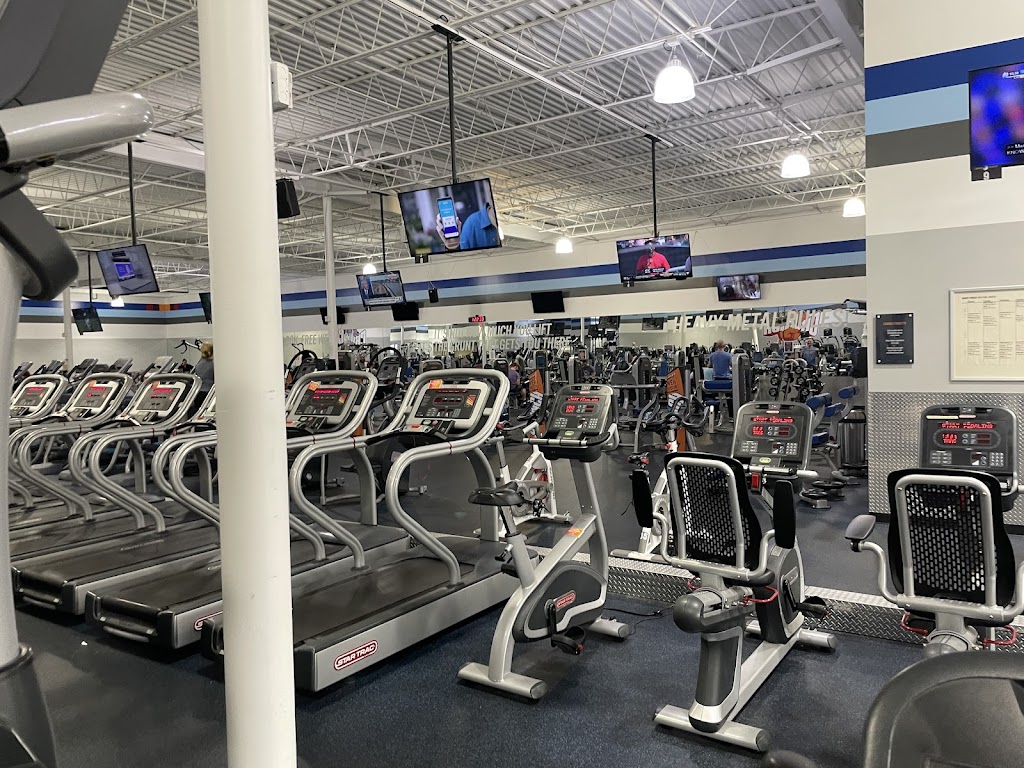  Crunch Fitness - West End
