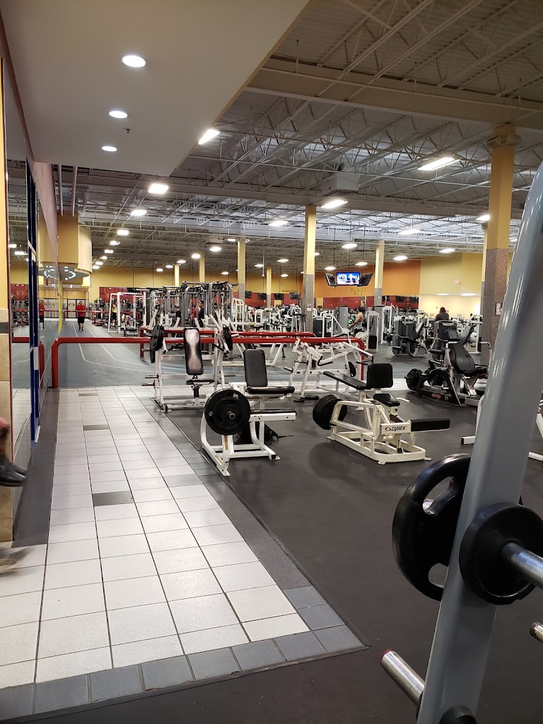  Gold's Gym San Antonio Goliad