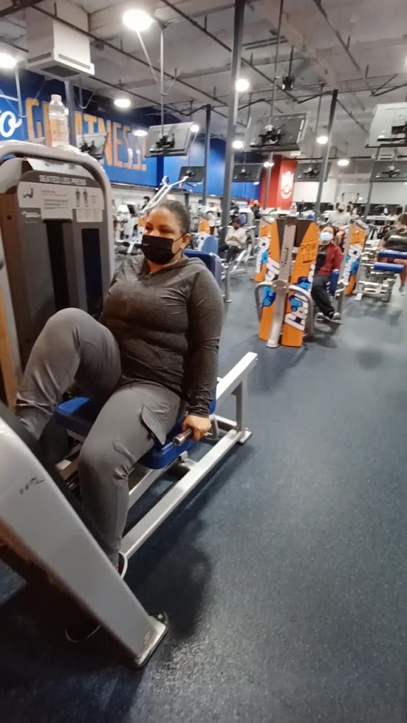  Crunch Fitness - Santa Rosa