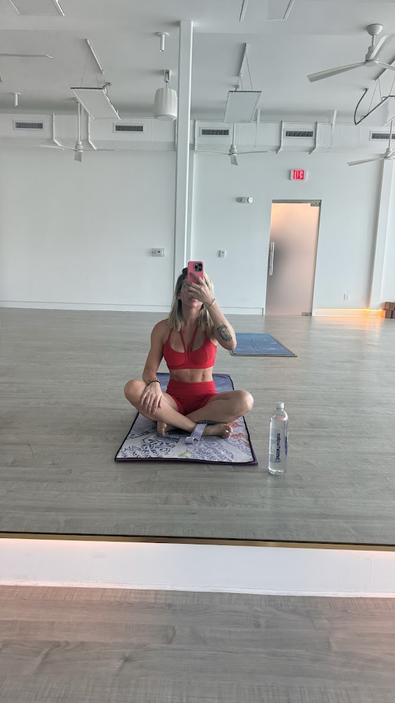  SOL Yoga Sunset Harbour