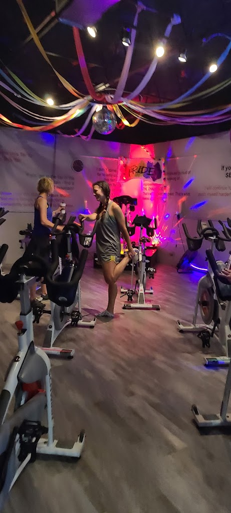  Physiques by Monique