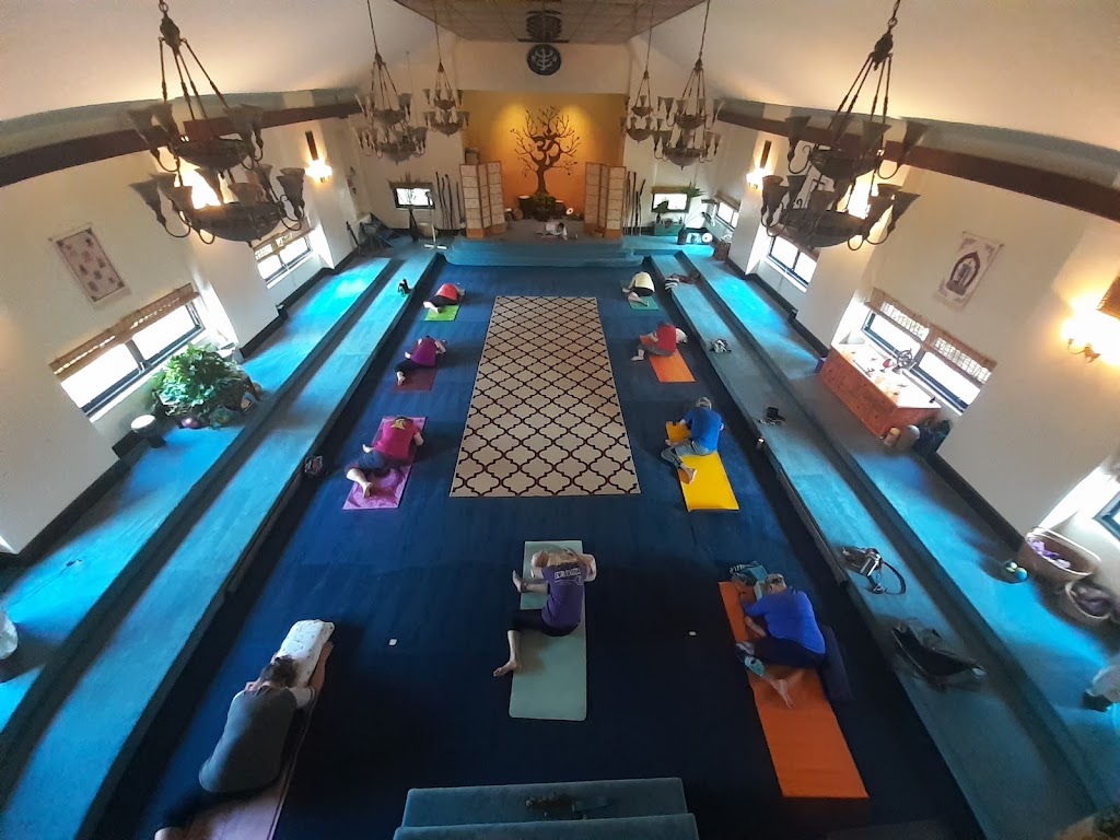 Cincinnati Yoga School