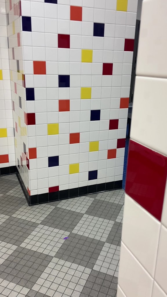  Gold's Gym Brassfield