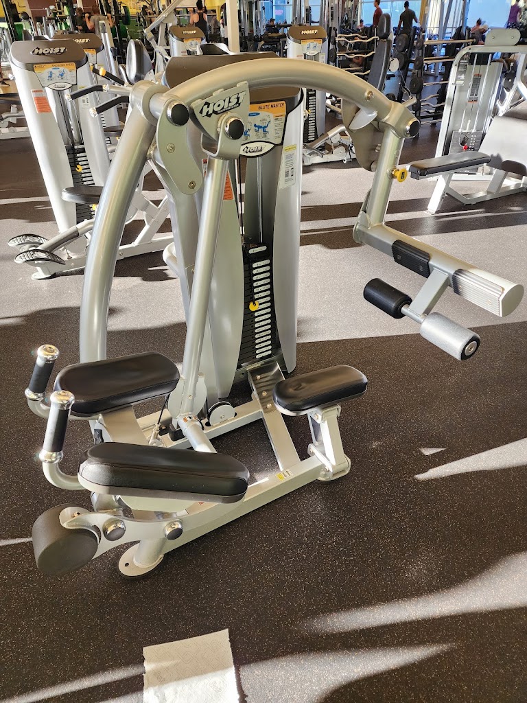  Gold's Gym San Antonio Medical Center