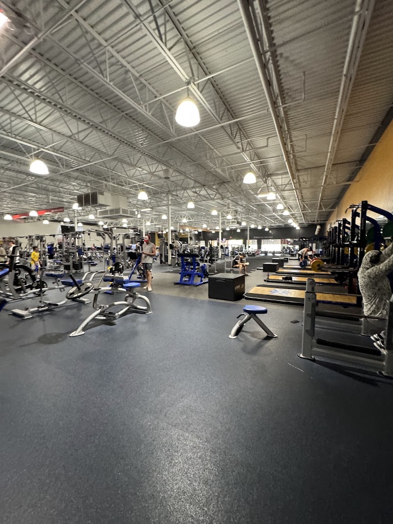  Crunch Fitness - Mount Pleasant