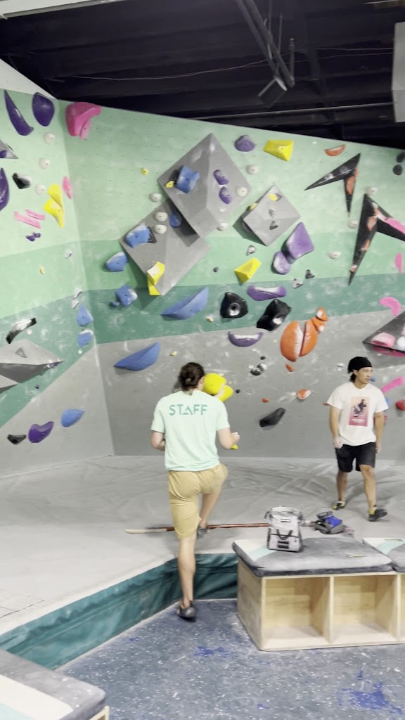  Tufas Boulder Lounge