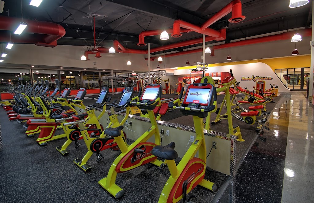  Retro Fitness