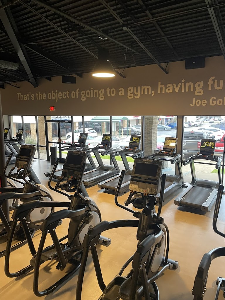  Gold's Gym Highland Meadows