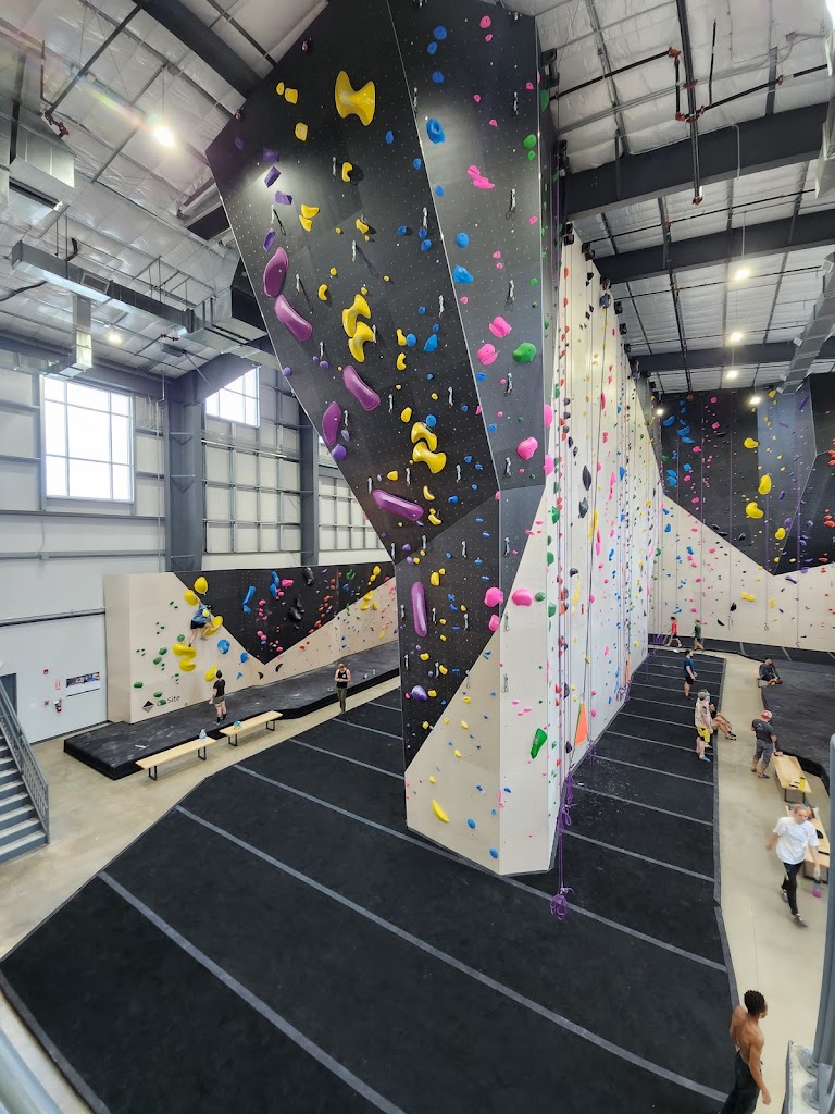  LATITUDE CLIMBING AND FITNESS