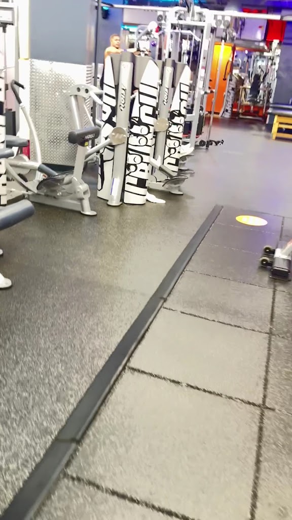  Crunch Fitness - 38th Street