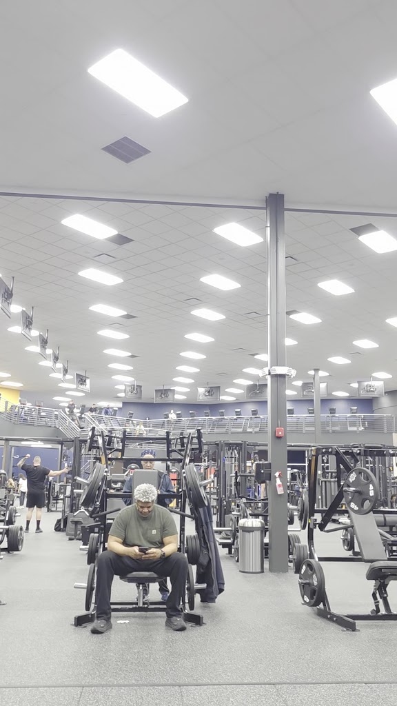  Crunch Fitness - Avon