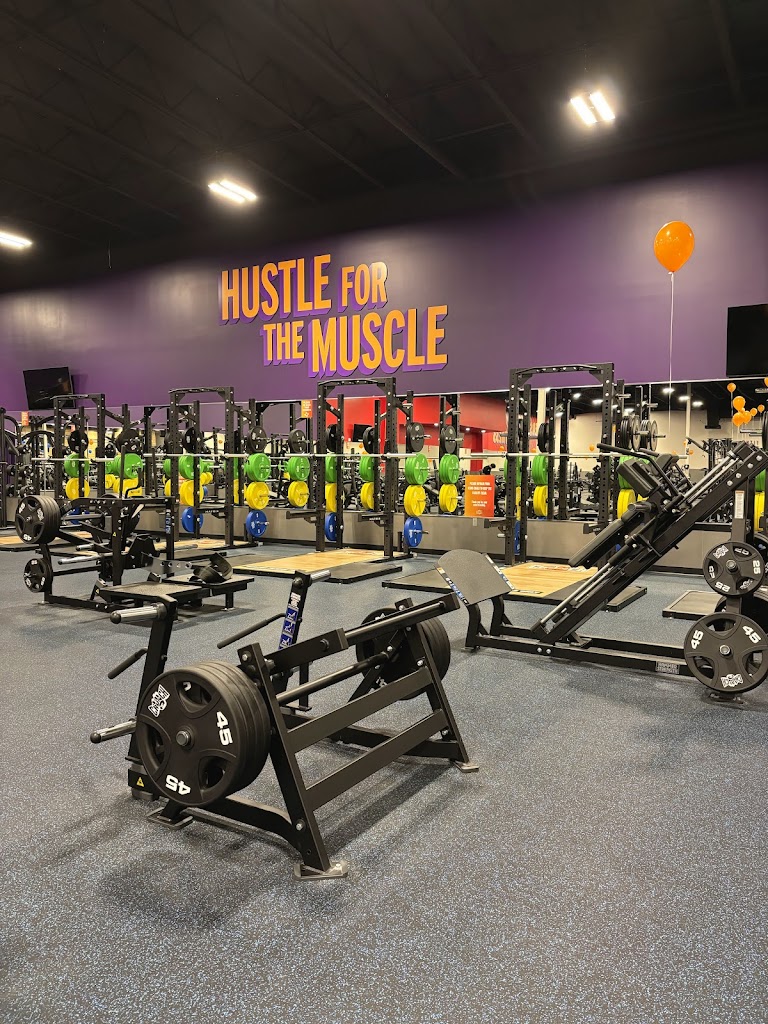  Crunch Fitness - Medford