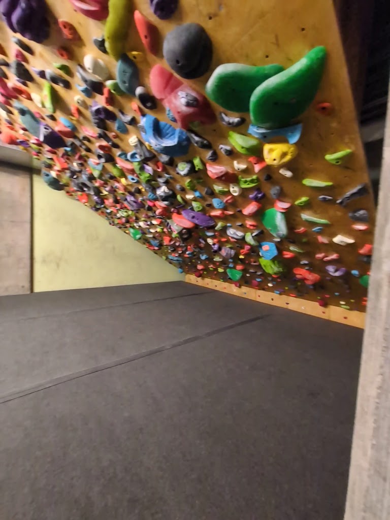  Climb So iLL at the Power Plant