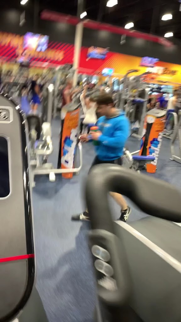  Crunch Fitness - Farmington Hills