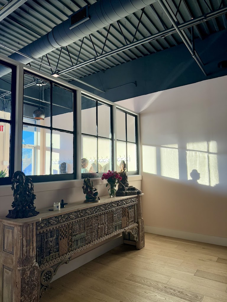  Jala Studio Yoga & Art