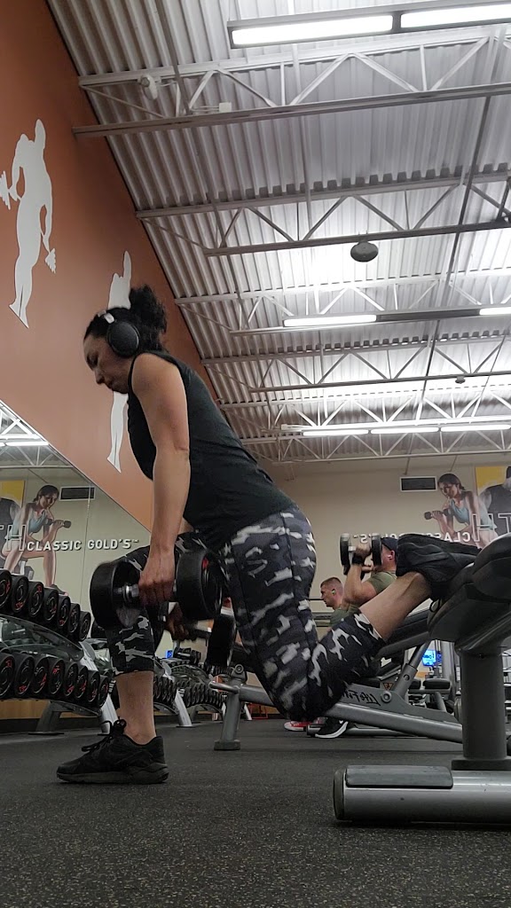  Gold's Gym Yukon