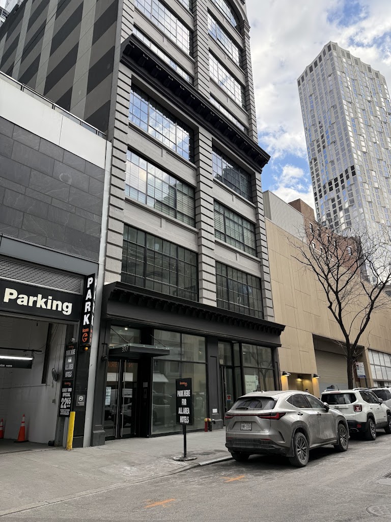  BODYROK DOWNTOWN BROOKLYN