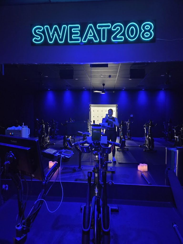  SWEAT208