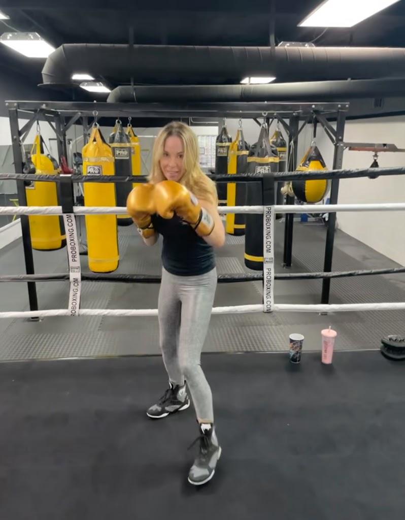  Muscles and Knuckles