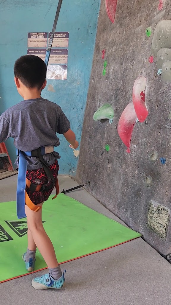  Hangar 18 Indoor Climbing Gym - East Riverside